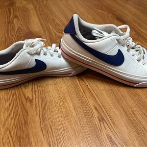 Kids Nike court legacy